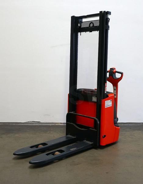 Stacker L 12 1172 L 12 1172- Photo 3