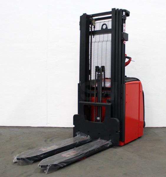 Stacker L 20 AP i 1173 L 20 AP i 1173- Photo 2