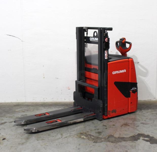 Stacker L 16 1173 L 16 1173- Photo 2