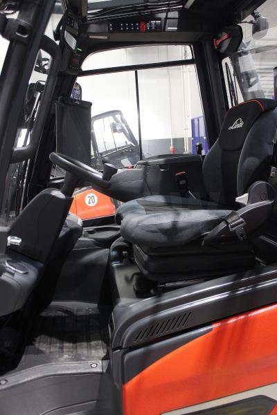 Electric forklift E 30/600 H 1252-01 E 30/600 H 1252-01- Photo 4