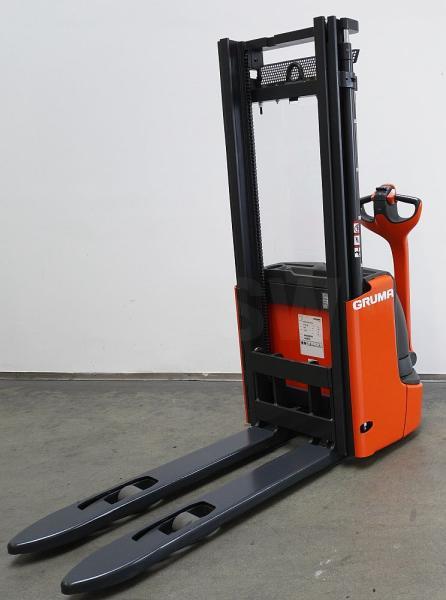 Stacker L 12 1172 L 12 1172- Photo 2