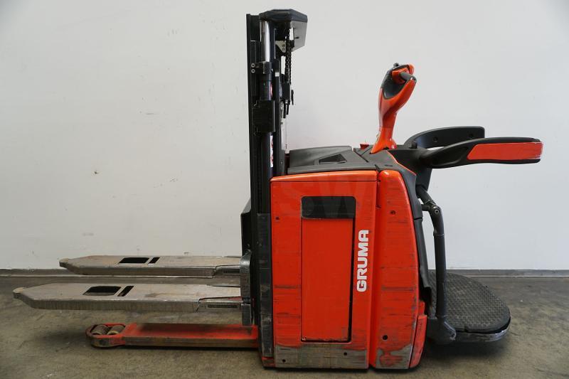 Stacker L 14 AP 1173 L 14 AP 1173- Photo 4