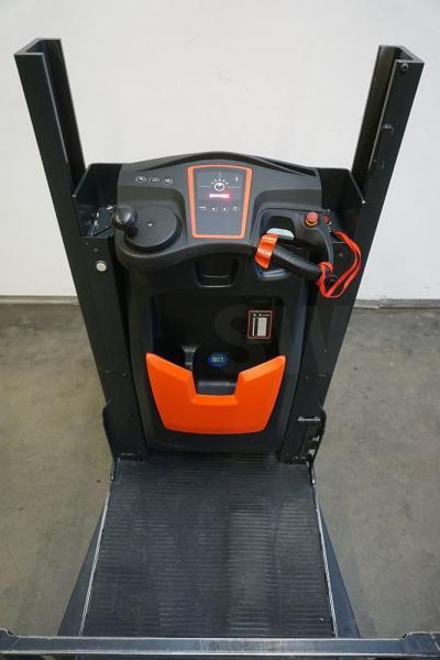 Electric forklift V 10 5212 V 10 5212- Photo 3