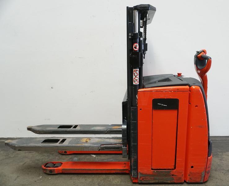 Stacker L 14 1173 L 14 1173- Photo 3