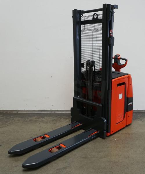 Stacker L 14 1173 L 14 1173- Photo 2