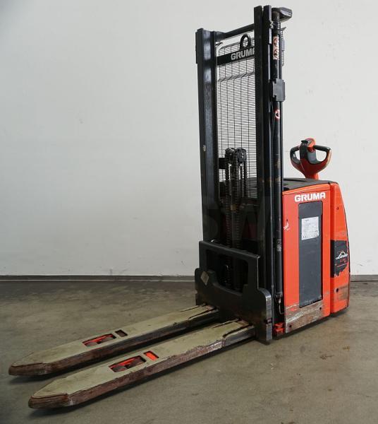 Stacker L 14 1173 L 14 1173- Photo 2