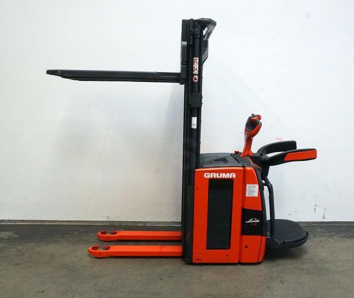 Stacker L 16 AP 1173 L 16 AP 1173- Photo 3