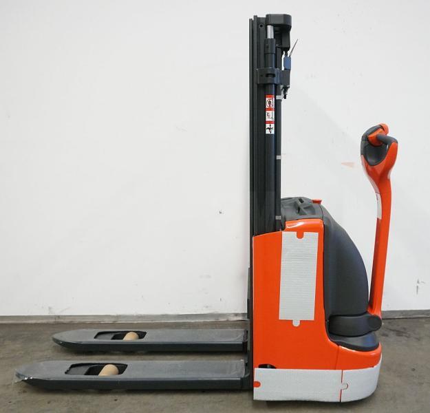 Stacker L 10 B 1172 L 10 B 1172- Photo 3