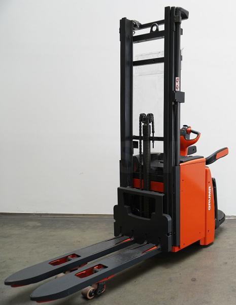 Stacker L 20 AP i 1173 L 20 AP i 1173- Photo 2