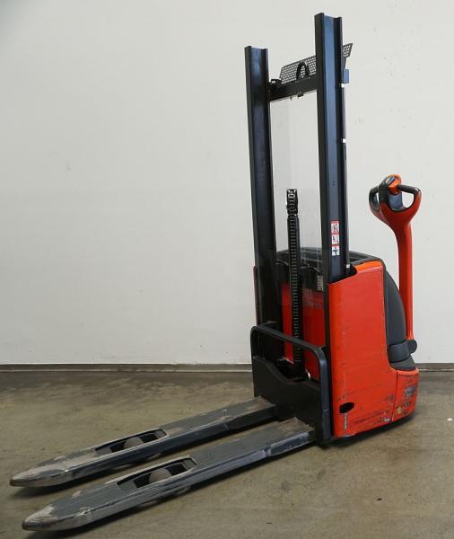 Stacker L 10 B 1172 L 10 B 1172- Photo 2