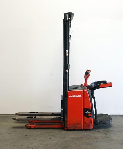 Stacker L 14 AP 1173 L 14 AP 1173- Photo 3