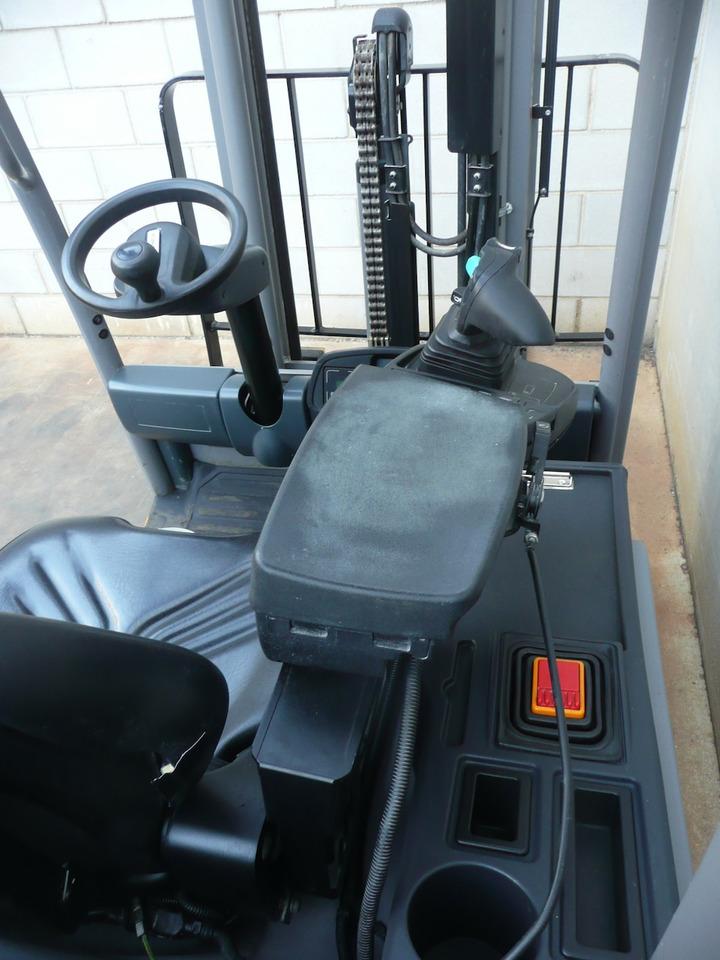 Electric forklift EFG 213 350 ZZ EFG 213 350 ZZ- Photo 8