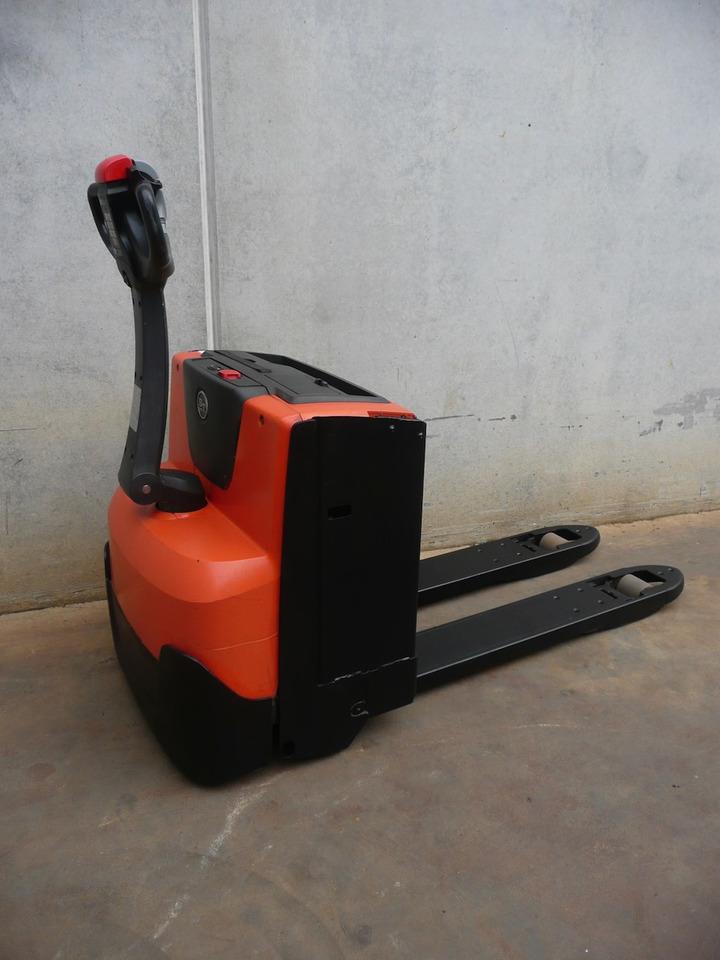 Pallet truck LWE 180 LWE 180- Photo 3