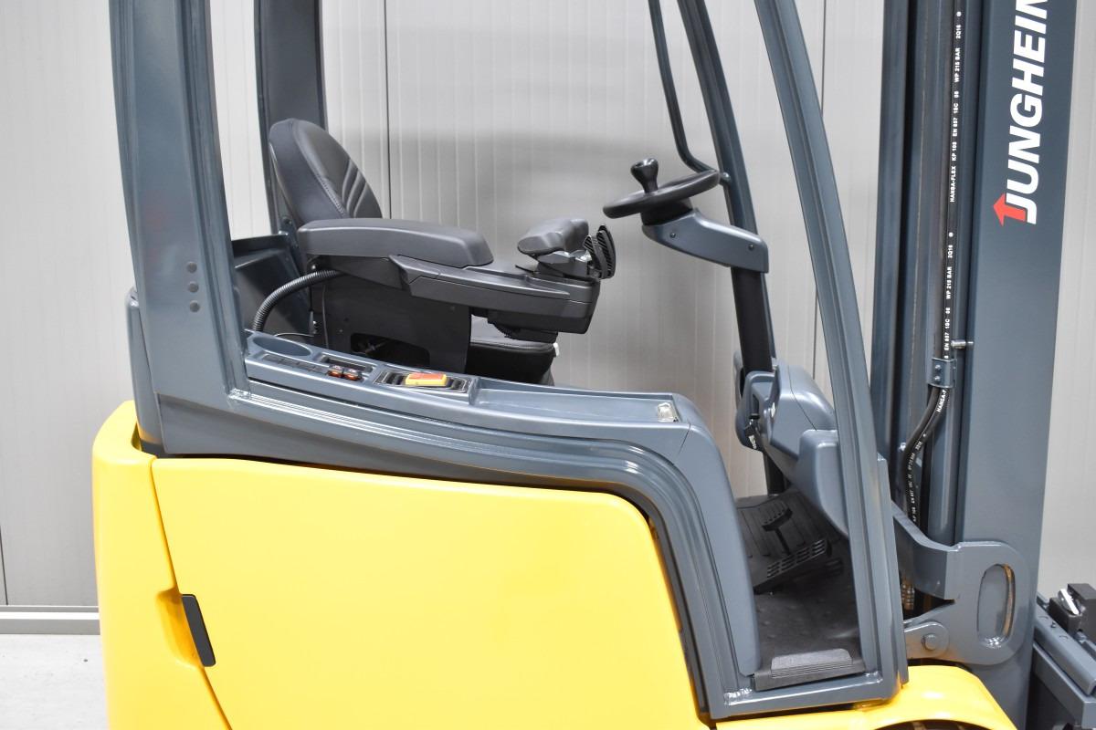 Electric forklift EFG 213 EFG 213- Photo 5