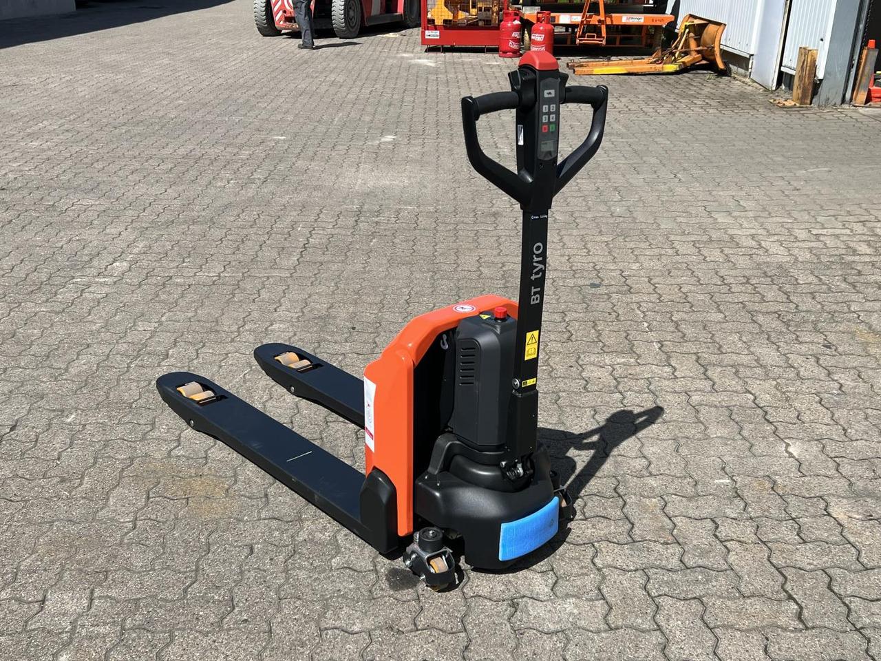 Pallet truck Toyota TYRO LHE 130 Toyota TYRO LHE 130- Photo 2