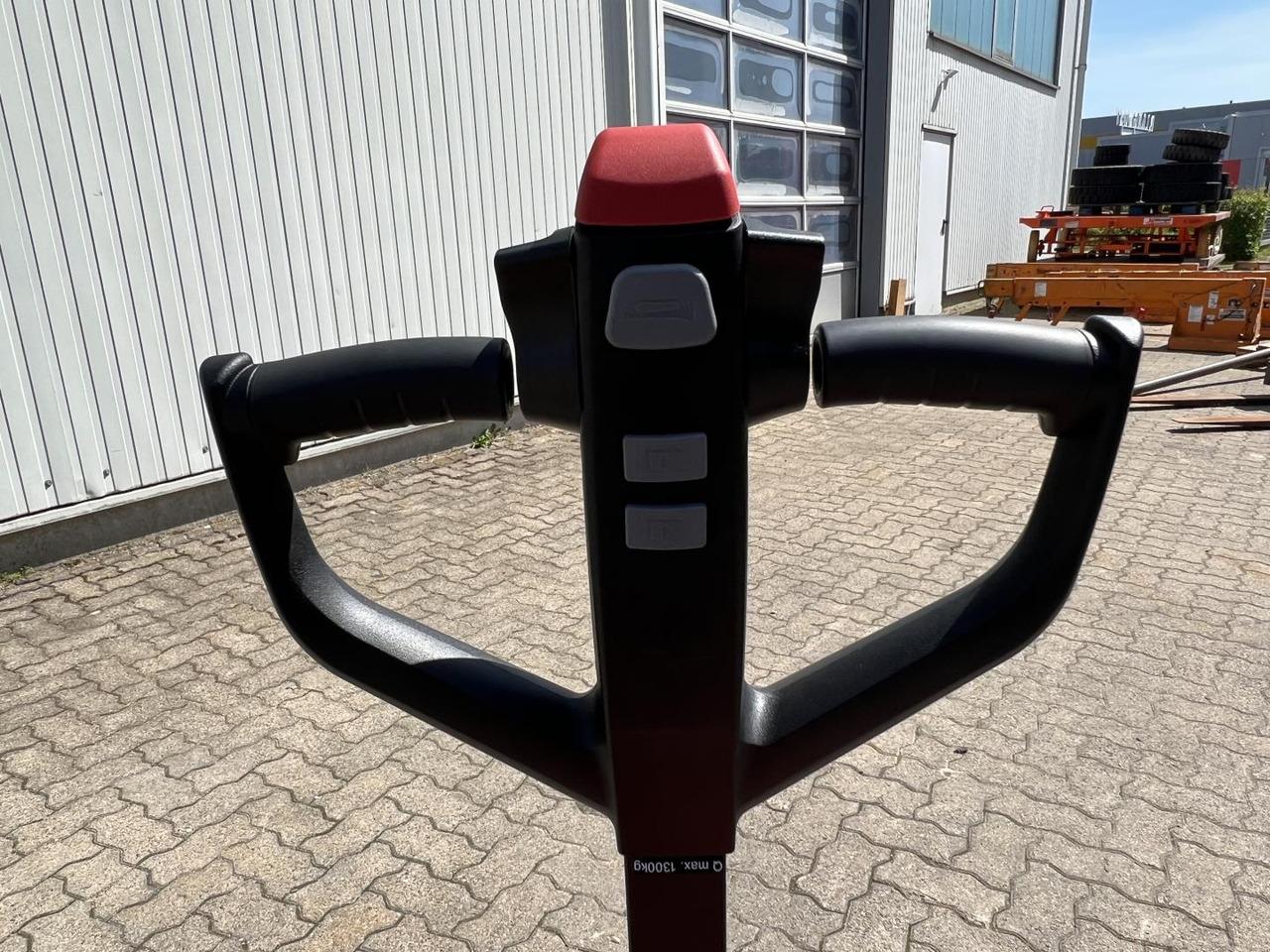 Pallet truck Toyota TYRO LHE 130 Toyota TYRO LHE 130- Photo 8