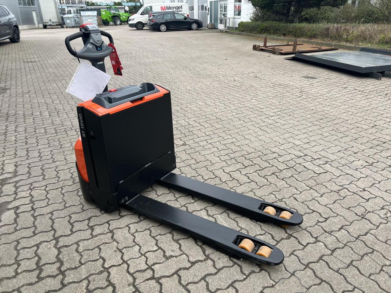 Pallet truck Toyota LWE 140 Toyota LWE 140- Photo 3