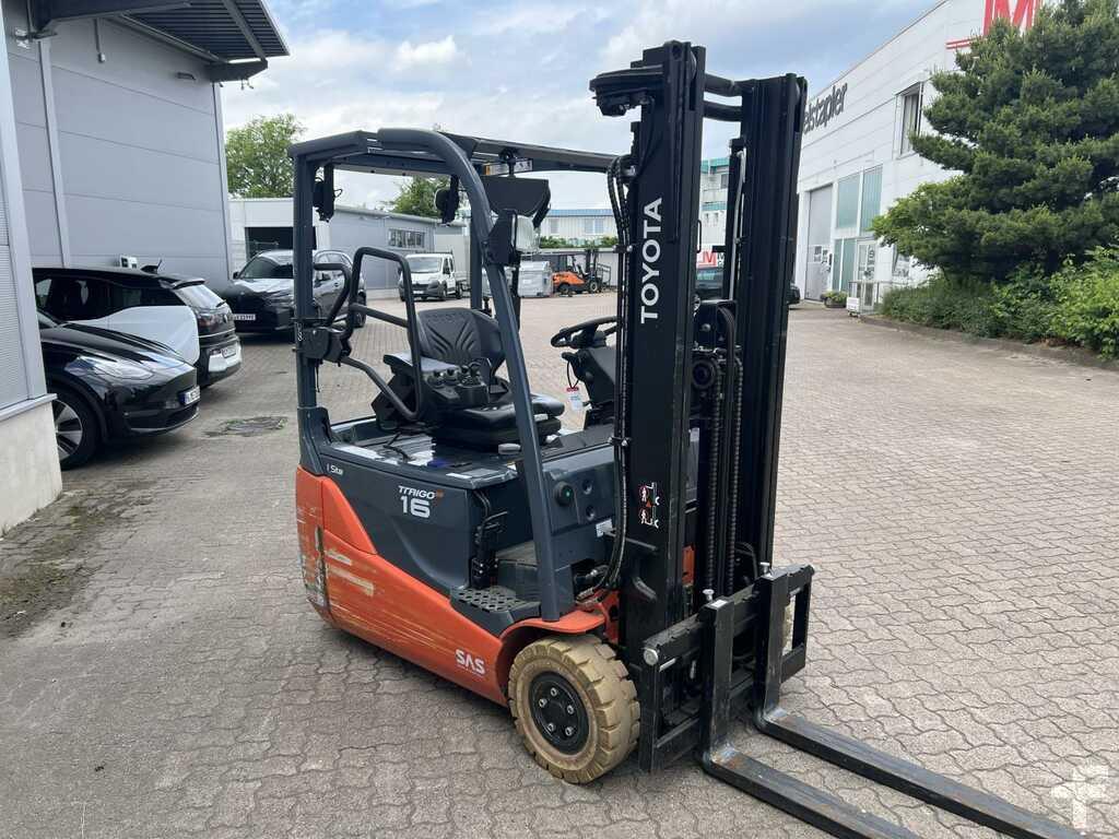 Electric forklift Toyota 8 FBE 16 T Toyota 8 FBE 16 T- Photo 3