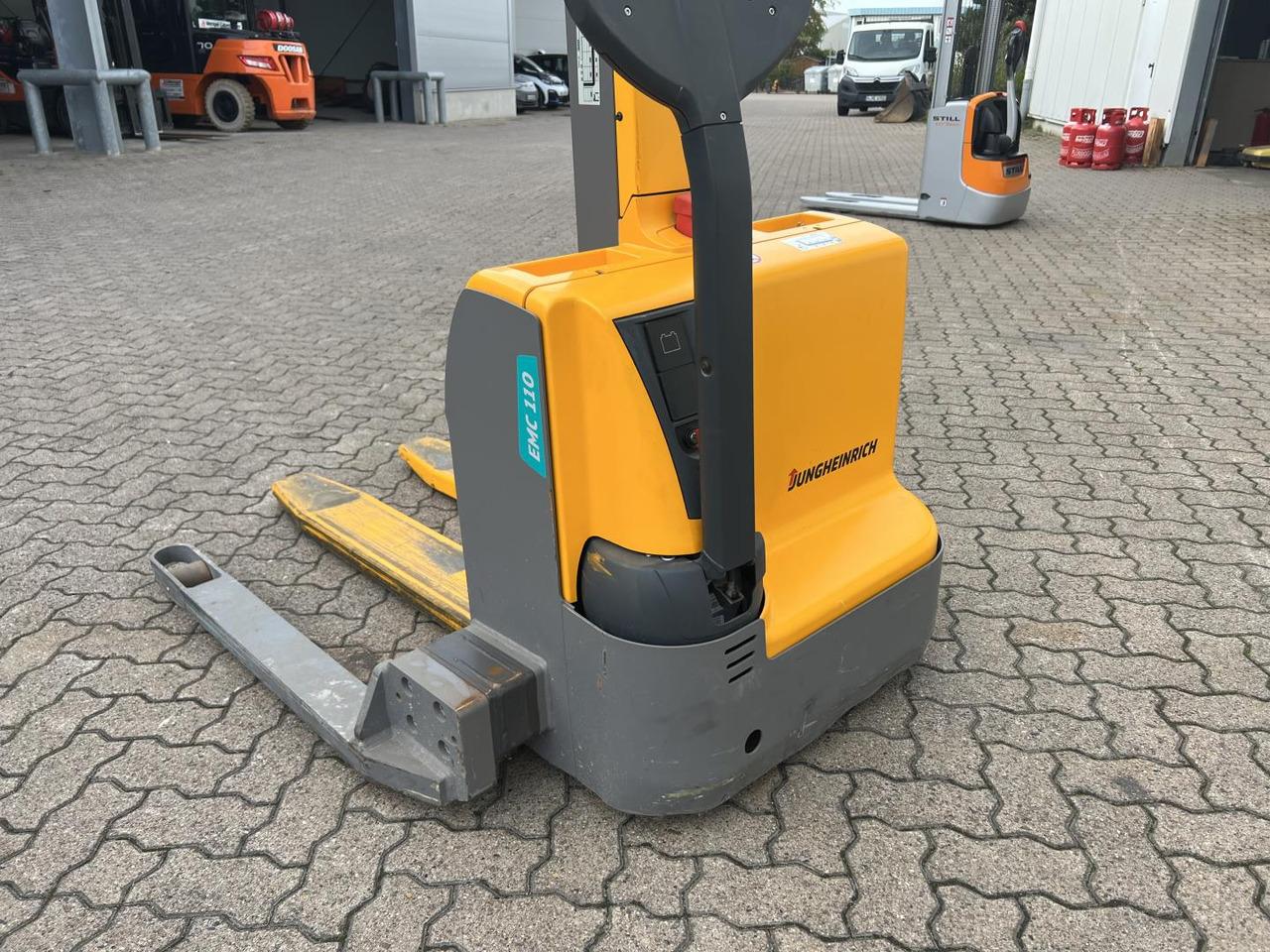 Stacker Jungheinrich EMC B10 Jungheinrich EMC B10- Photo 4