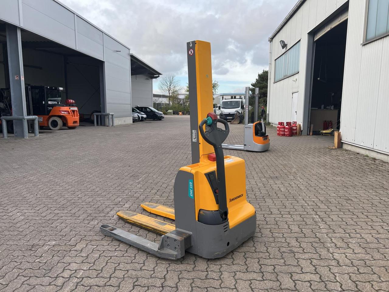 Stacker Jungheinrich EMC B10 Jungheinrich EMC B10- Photo 2