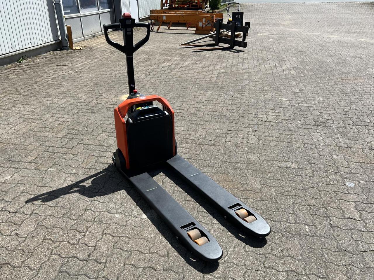 Pallet truck Toyota TYRO LHE 130 Toyota TYRO LHE 130- Photo 3