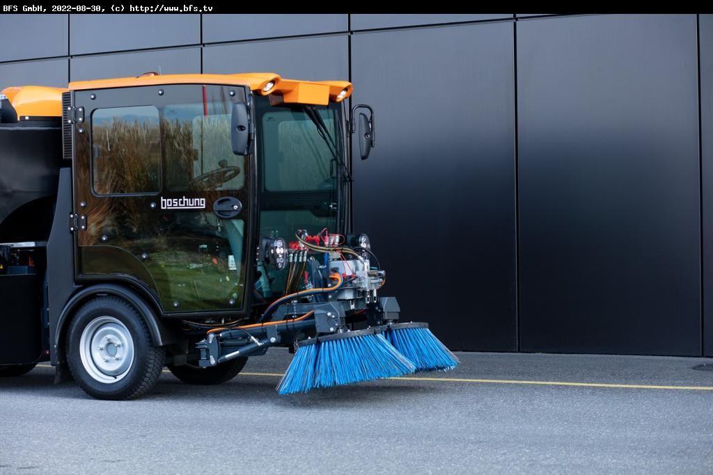 Road sweeper- Photo 2