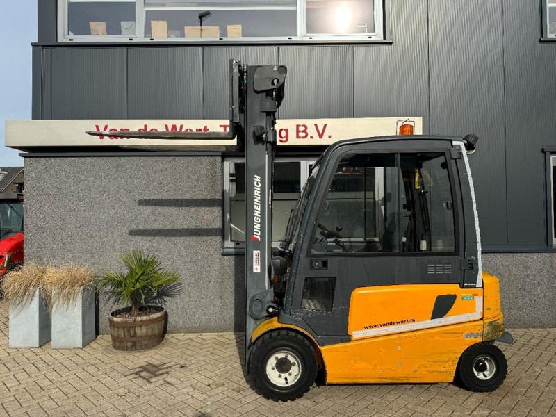 Electric forklift EFG430K Heftruck Triplo 650 Freelift/Sideshift/4e functie elektrisch accu 2016 EFG430K Heftruck Triplo 650 Freelift/Sideshift/4e functie elektrisch accu 2016- Photo 4