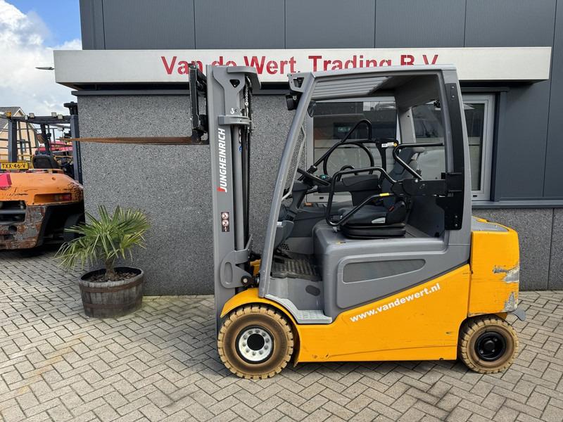 Electric forklift EFG 425S Triplo 500 Freelift/Sideshift/4e Functie Elektrisch 2016 EFG 425S Triplo 500 Freelift/Sideshift/4e Functie Elektrisch 2016- Photo 6