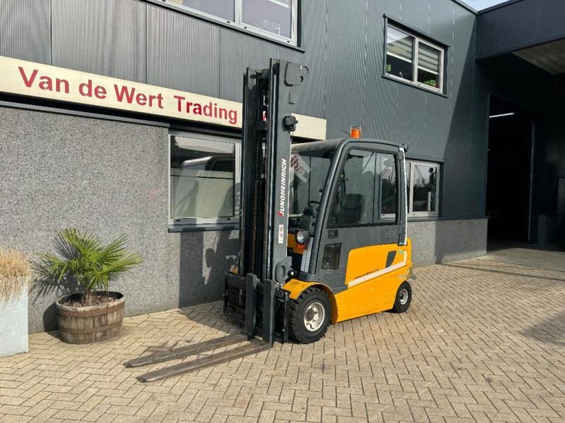 Electric forklift EFG430K Heftruck Triplo 650 Freelift/Sideshift/4e functie elektrisch accu 2016 EFG430K Heftruck Triplo 650 Freelift/Sideshift/4e functie elektrisch accu 2016- Photo 3