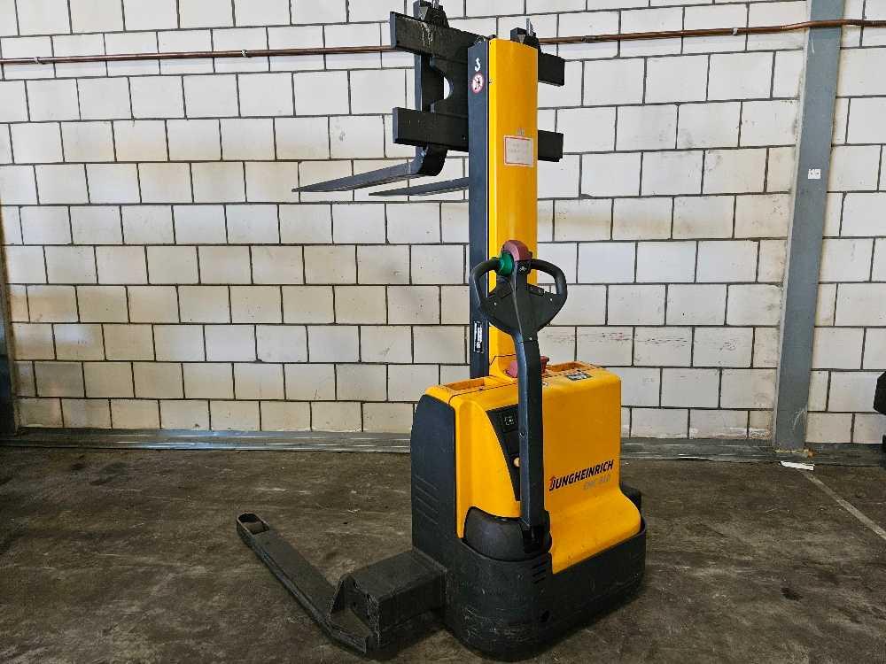 Pallet truck EMC B10 EMC B10- Photo 2