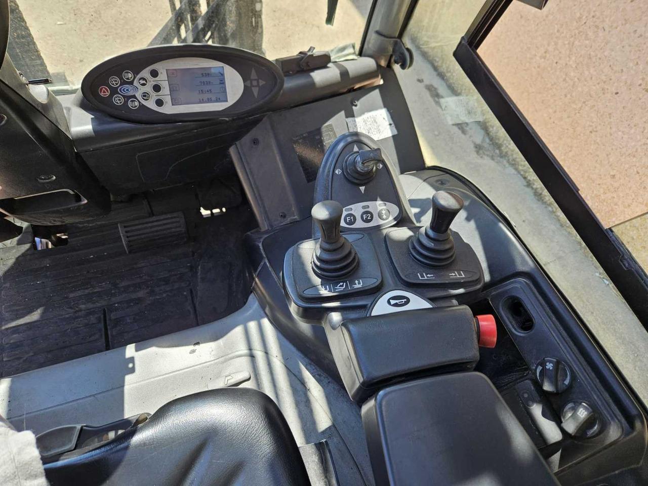 Truck mounted forklift RX60-30L RX60-30L- Photo 4