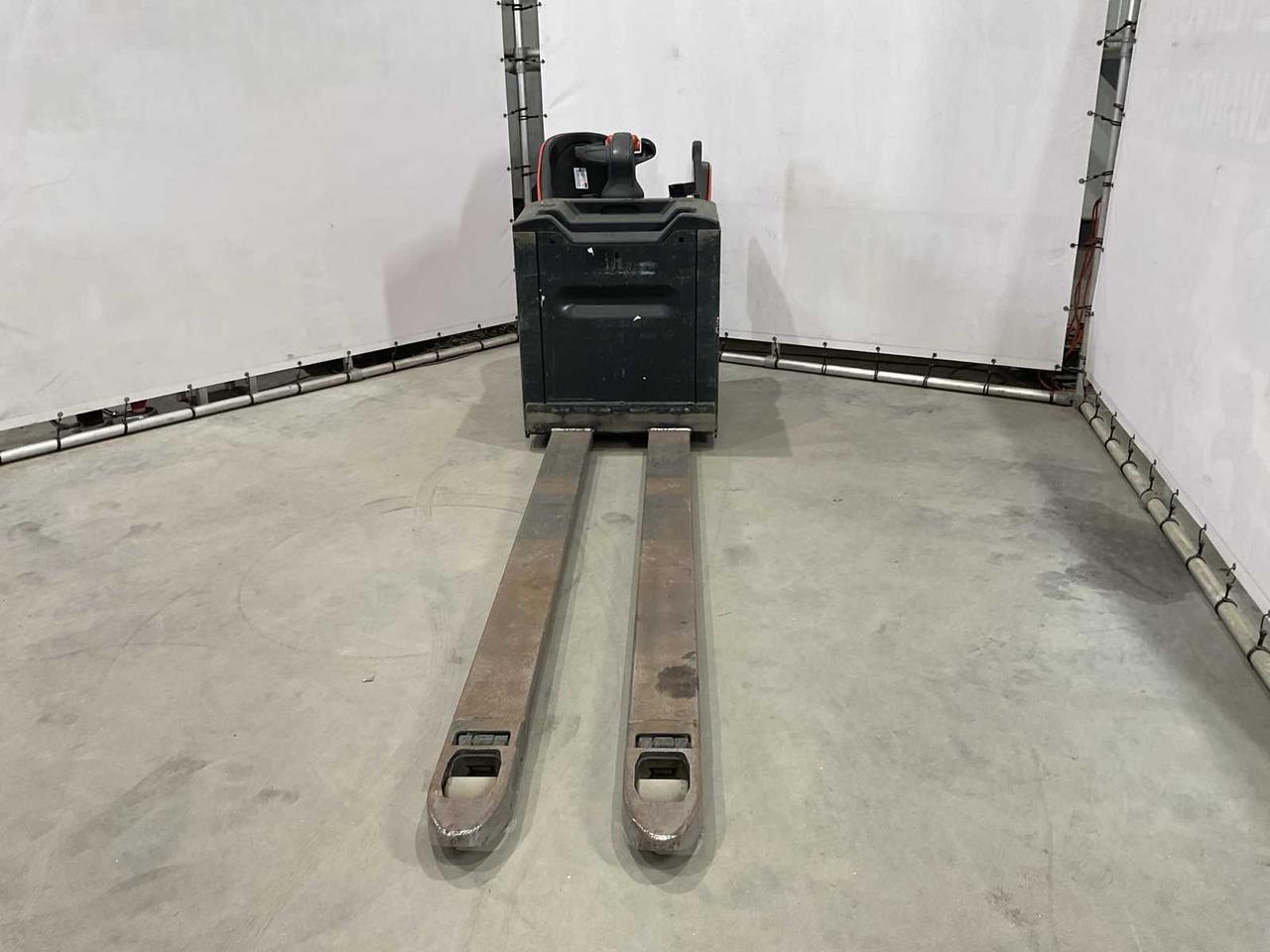 Pallet truck T20-SP T20-SP- Photo 2