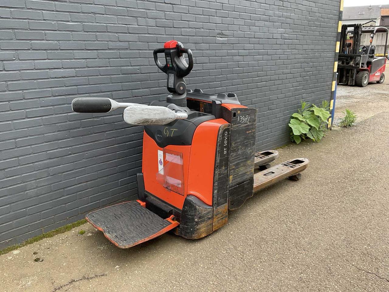 Pallet truck LPE 200 LPE 200- Photo 2