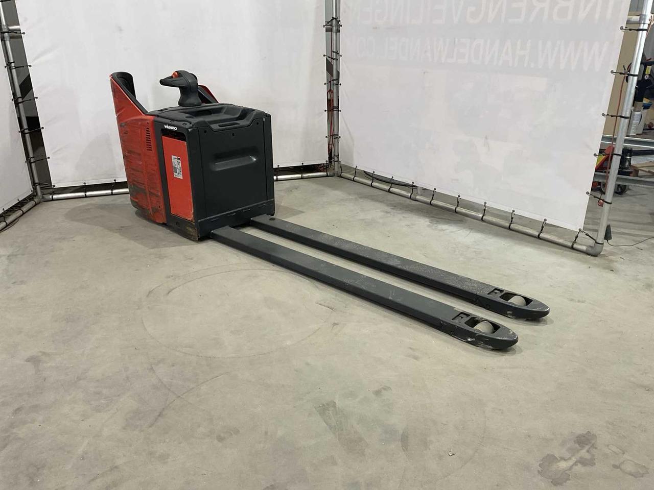 Pallet truck T20-SP T20-SP- Photo 2