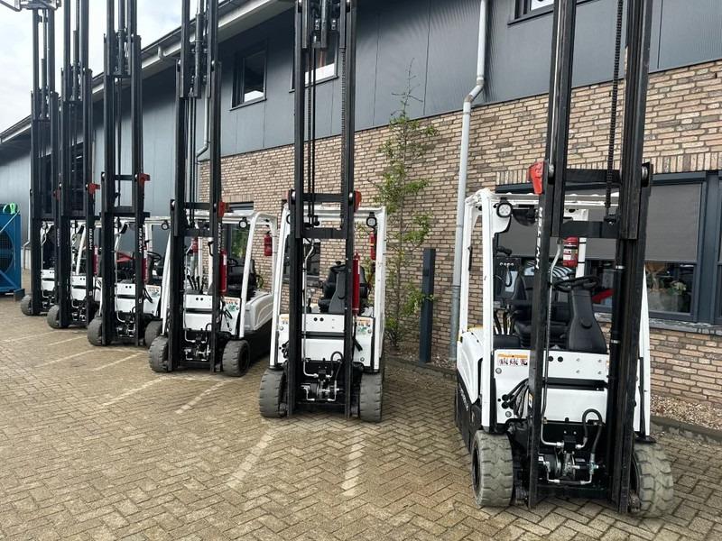 Electric forklift J1.8XN MWB 1.8 ton Triplex Freelift Sideshift Positioner Elektra Heftruck Accu 2023 J1.8XN MWB 1.8 ton Triplex Freelift Sideshift Positioner Elektra Heftruck Accu 2023- Photo 4