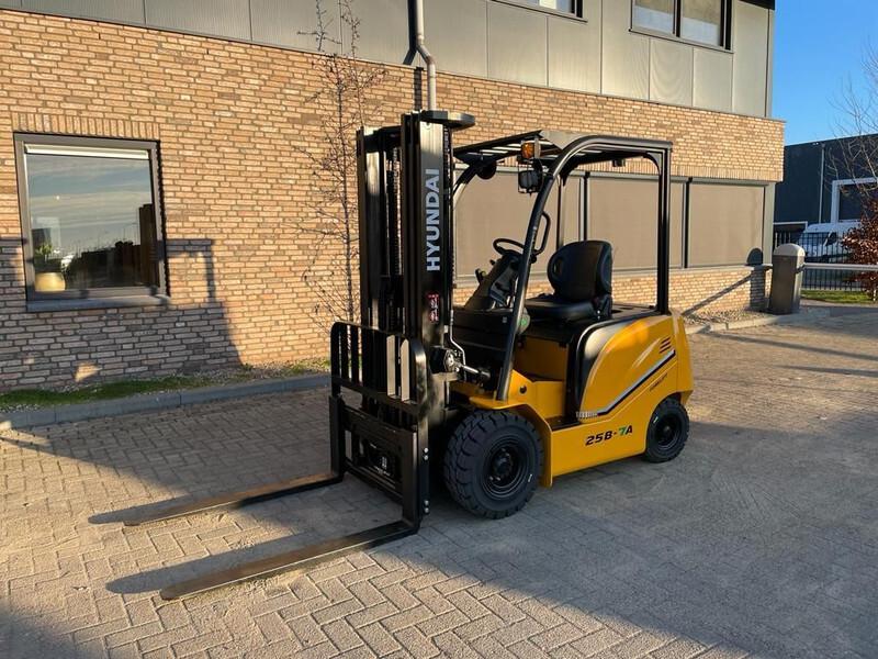 Carrello elevatore elettrico 25B-7A 2.5 ton Triplex Freelift Sideshift Elektra Heftruck Nieuw 25B-7A 2.5 ton Triplex Freelift Sideshift Elektra Heftruck Nieuw- Photo 5