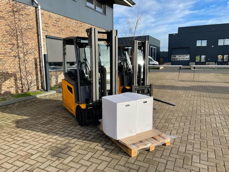 Electric forklift EFG 216 Elektra 1.6 ton Triplex Freelift Sideshift Elektra Heftruck EFG 216 Elektra 1.6 ton Triplex Freelift Sideshift Elektra Heftruck- Photo 4