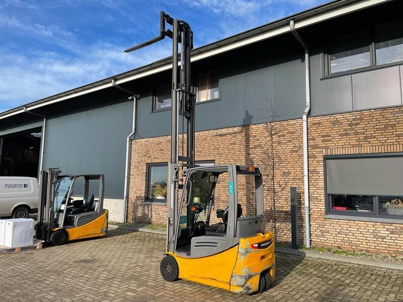 Electric forklift EFG 216 Elektra 1.6 ton Triplex Freelift Sideshift Elektra Heftruck EFG 216 Elektra 1.6 ton Triplex Freelift Sideshift Elektra Heftruck- Photo 2