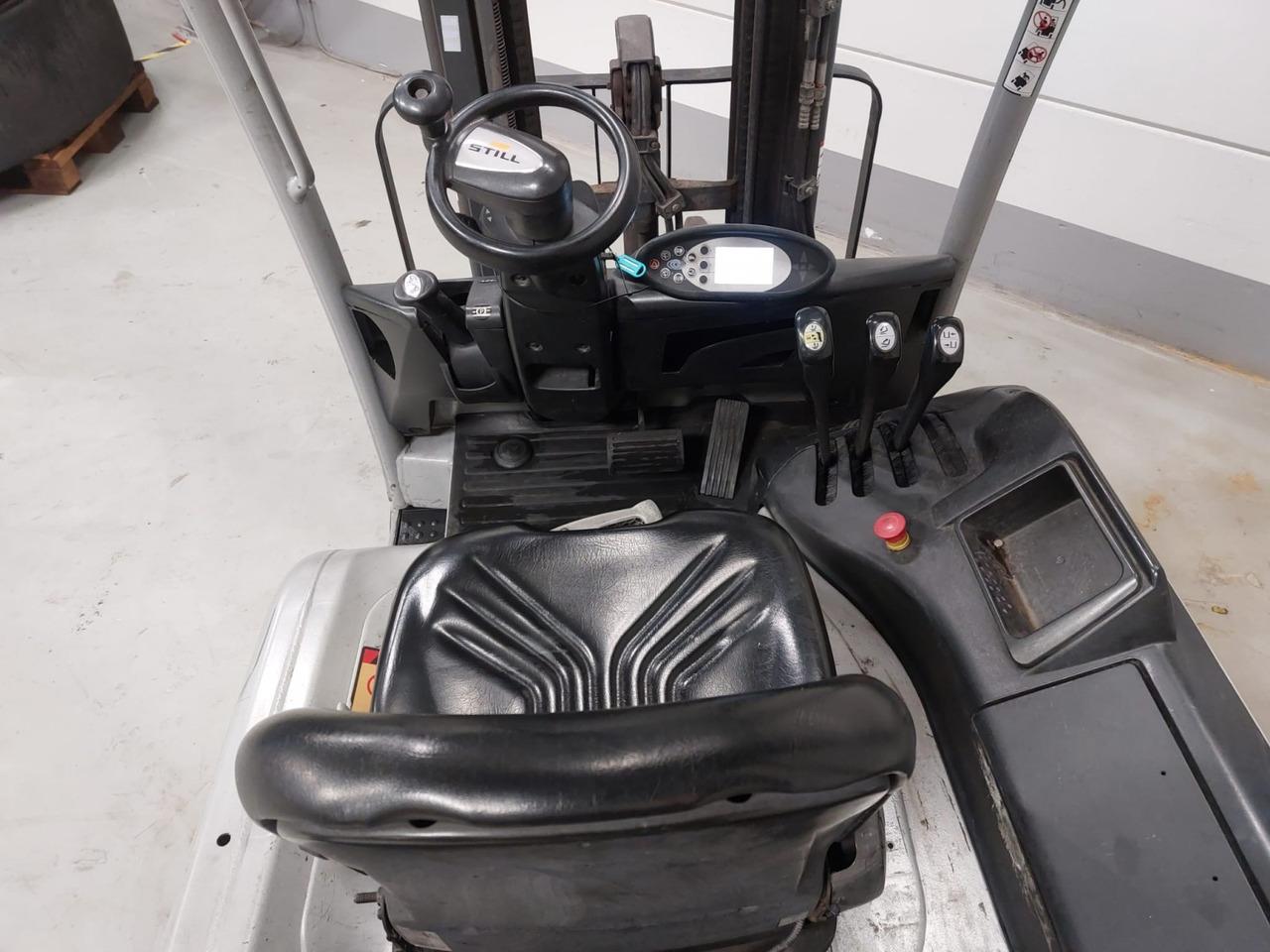 Electric forklift- Photo 9