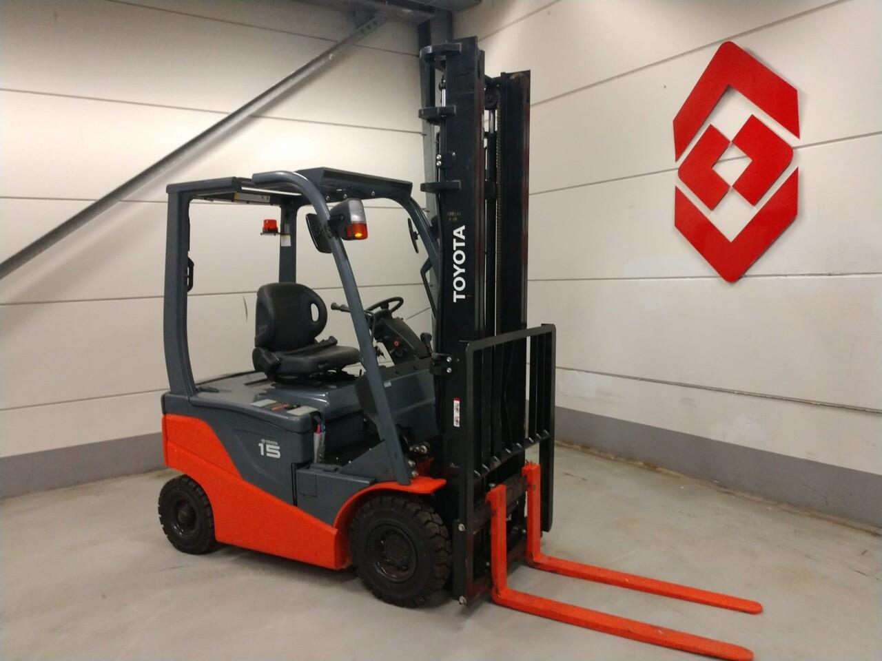 Diesel forklift- Photo 4