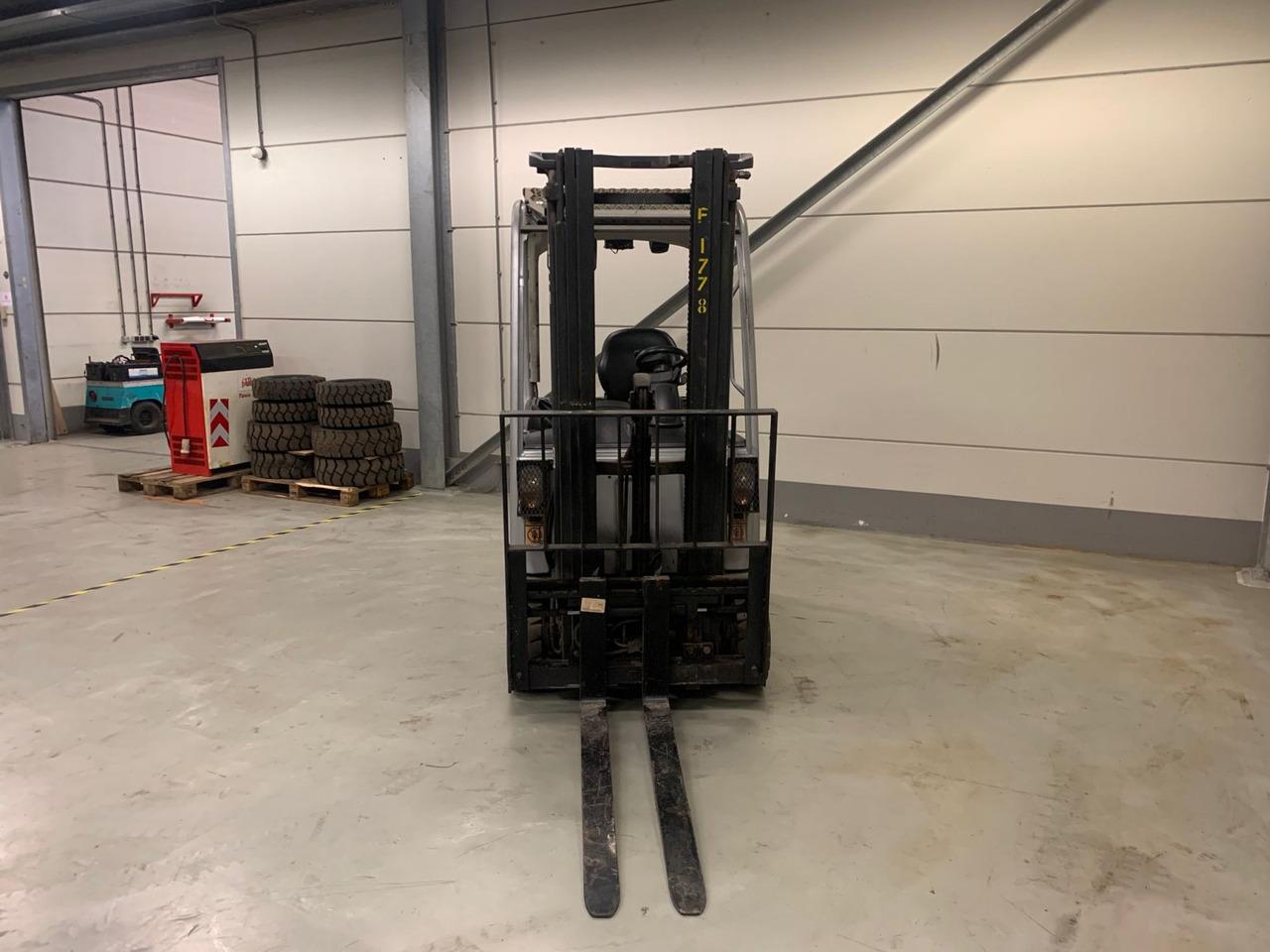 Electric forklift- Photo 5