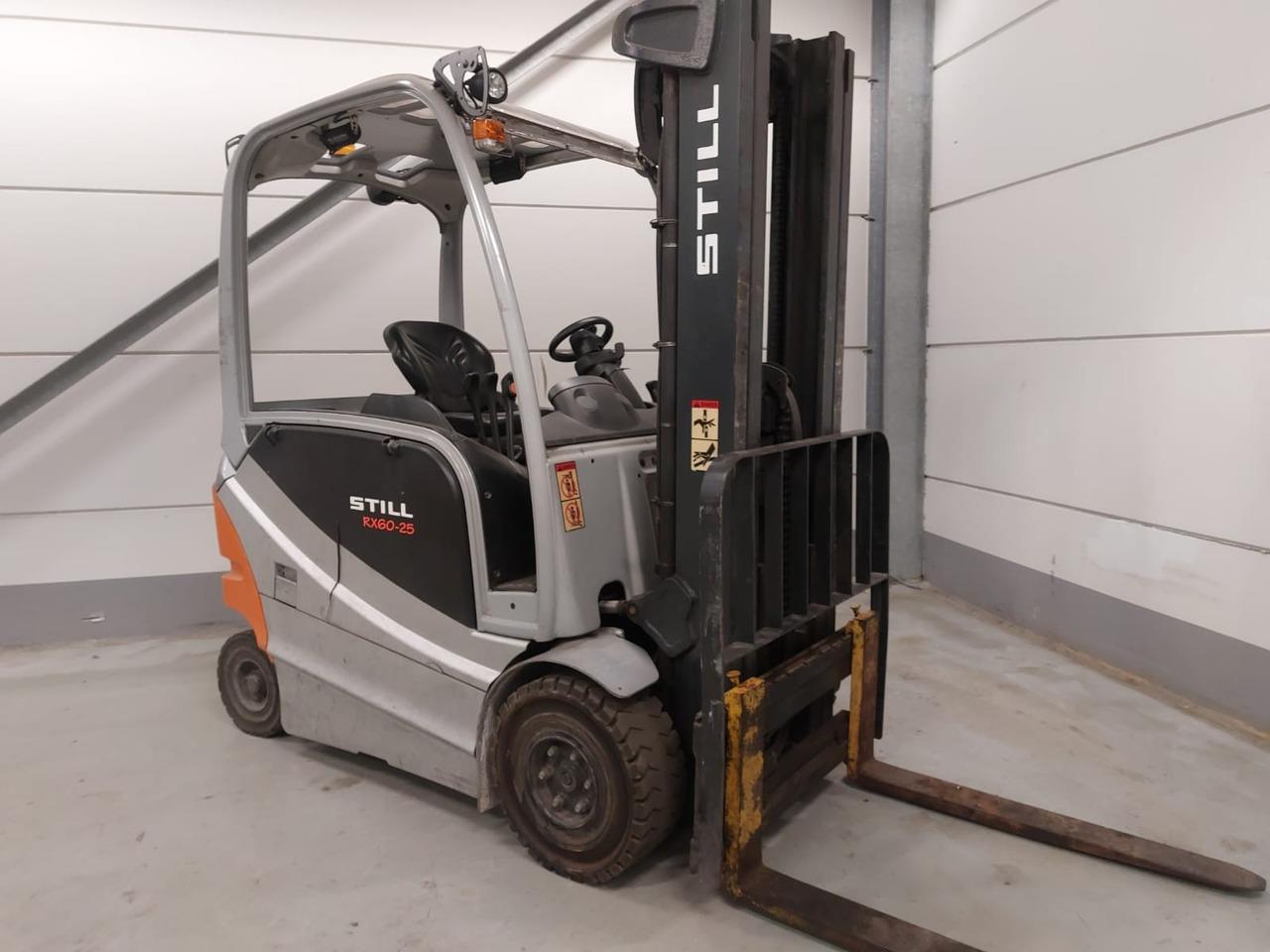 Diesel forklift- Photo 3