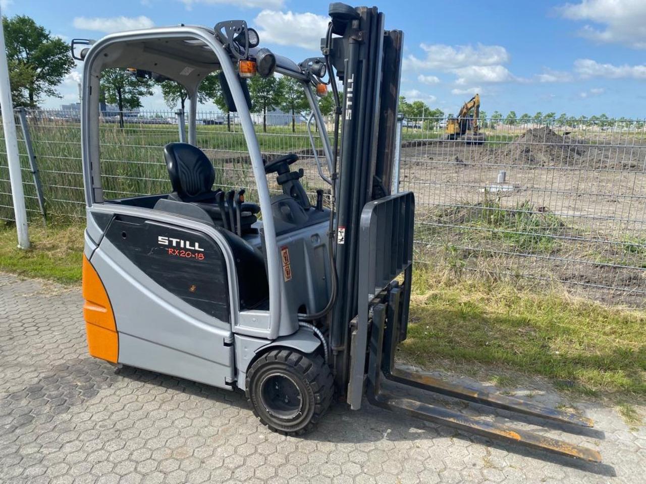 Electric forklift- Photo 2