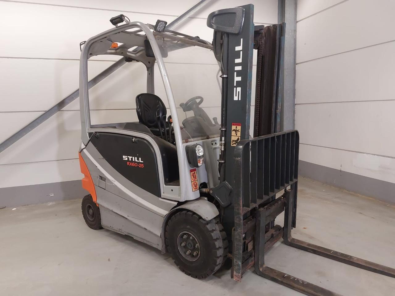 Diesel forklift- Photo 3