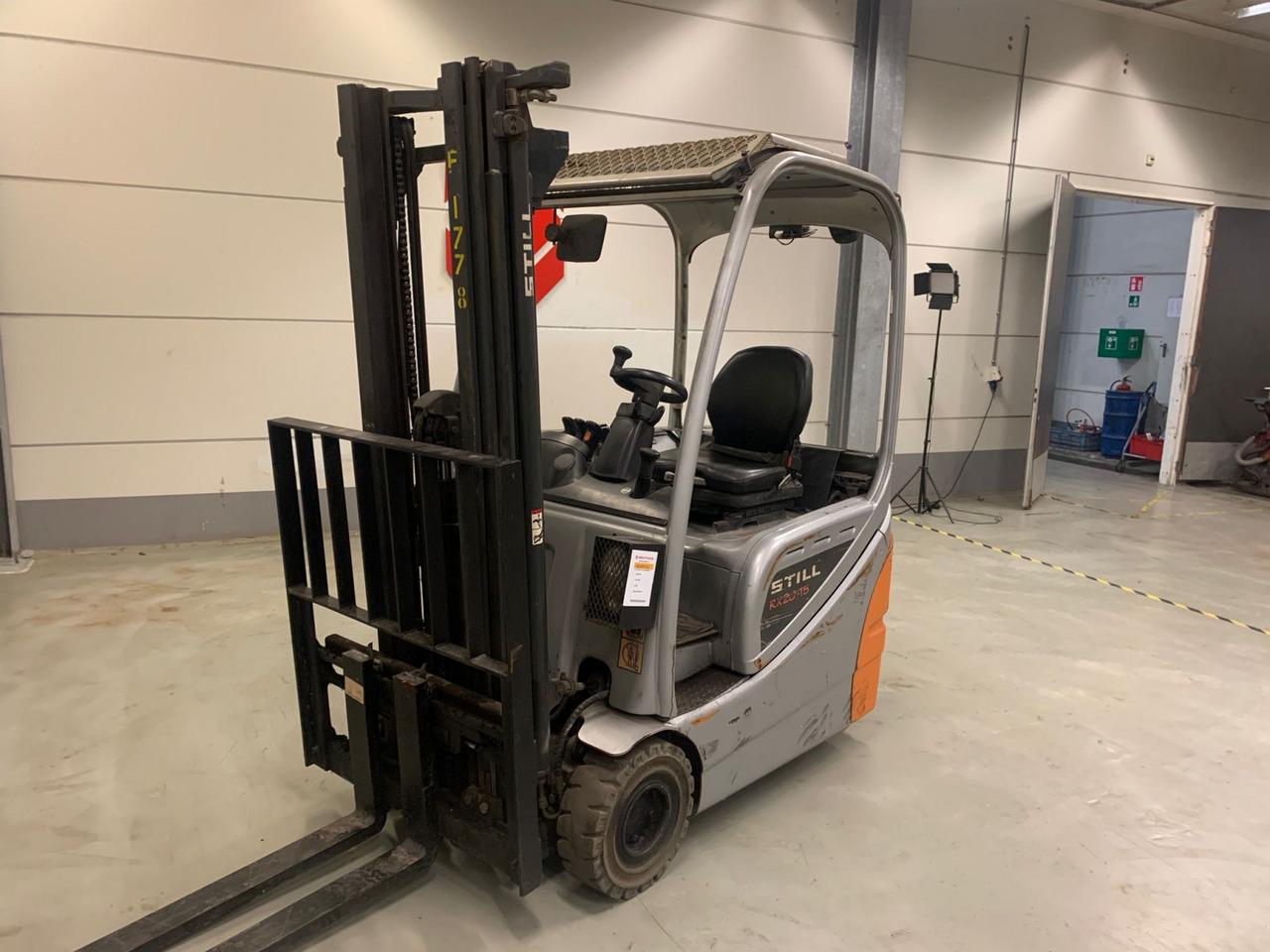 Electric forklift- Photo 3