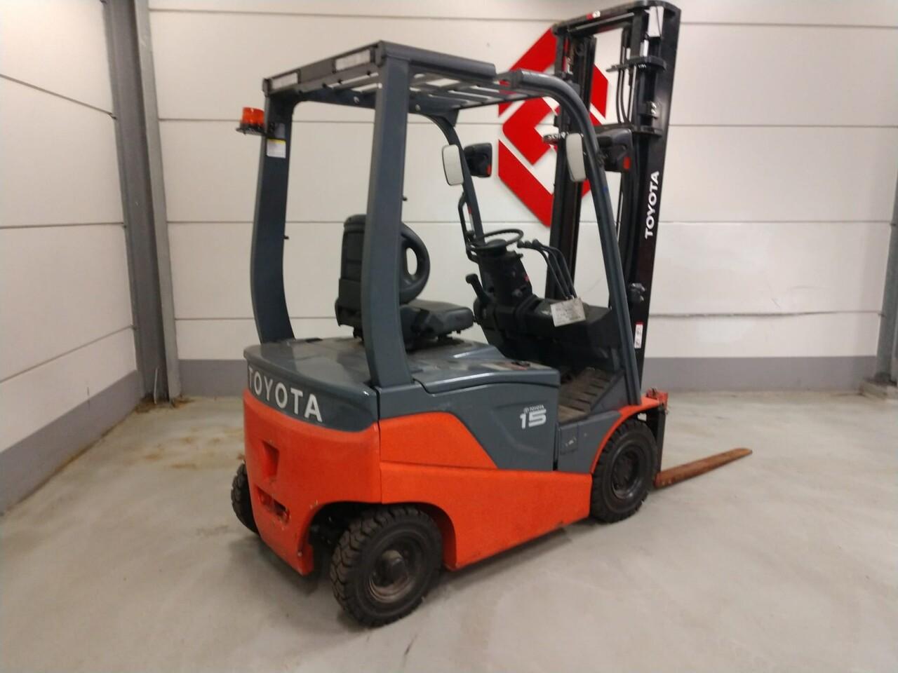 Diesel forklift- Photo 5