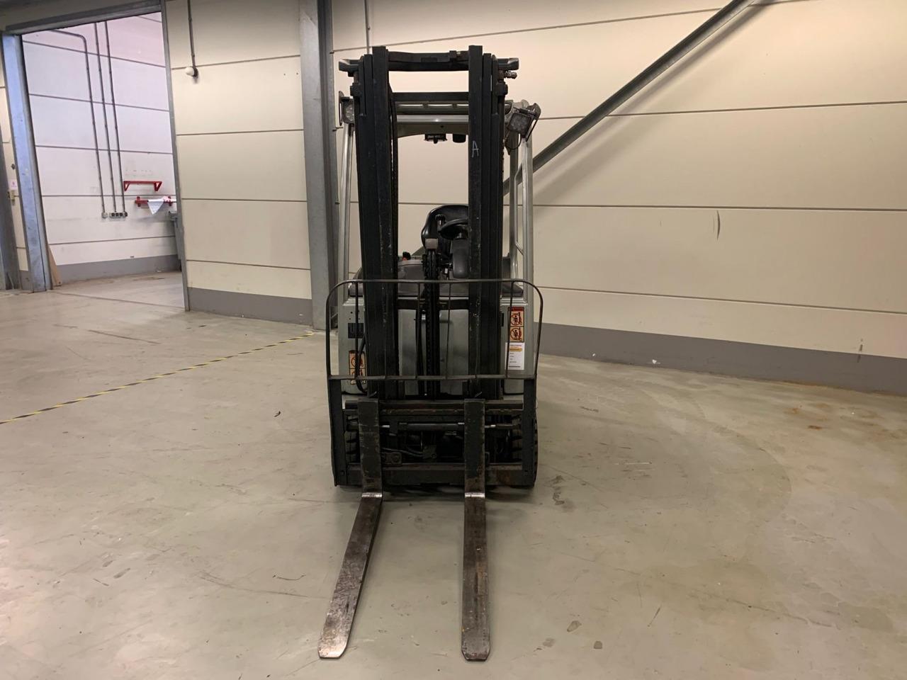 Diesel forklift- Photo 5