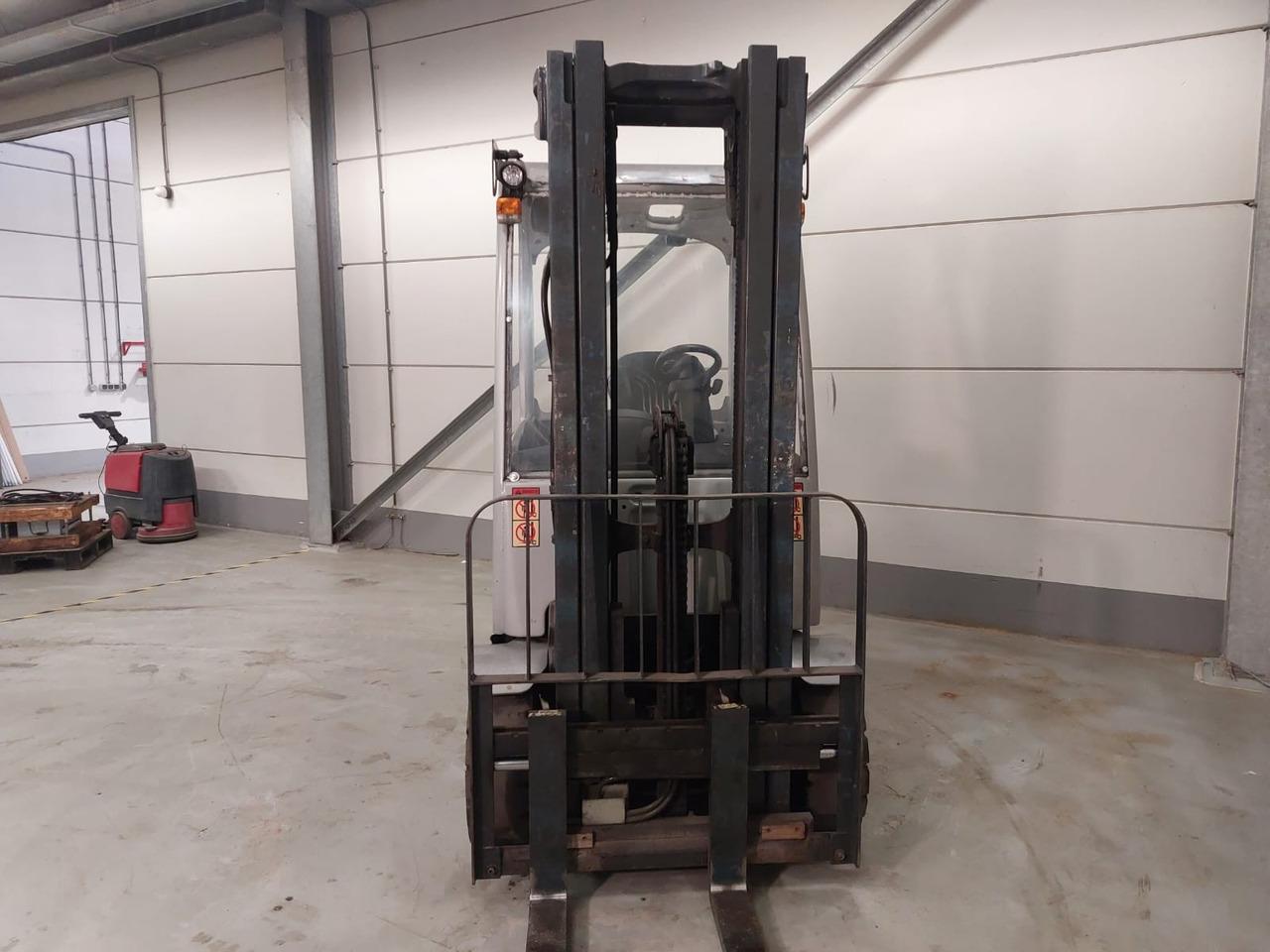 Diesel forklift- Photo 5