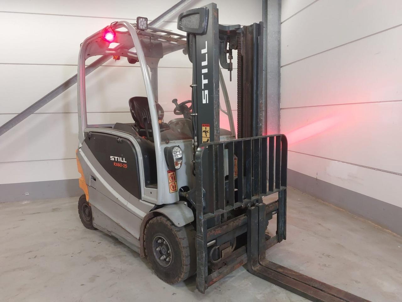 Diesel forklift- Photo 3