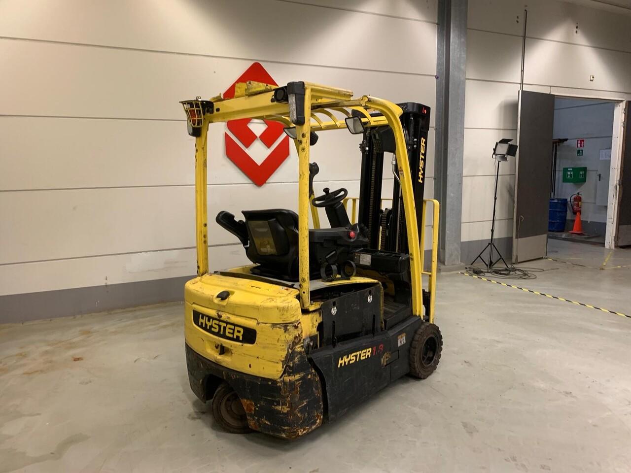 Electric forklift- Photo 6